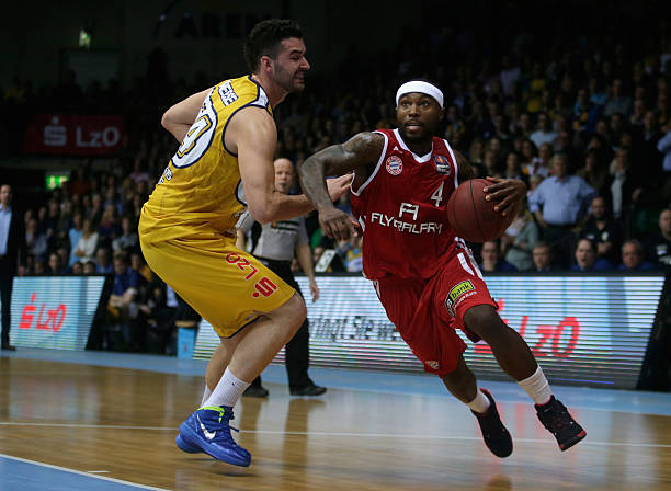 边路频繁撕 边路频繁撕