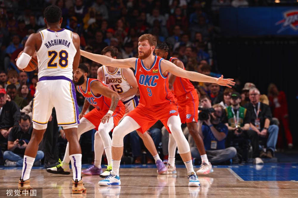 在整个赛季 在整个赛季