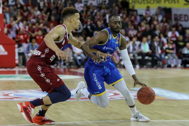 场均出场时 场均出场时